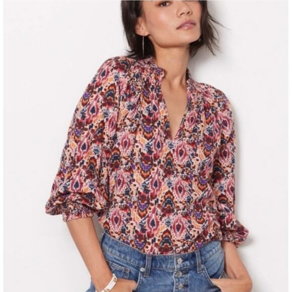Evereve Sonja Ikat Print S 3/4 Sleeve Smocked Collar Split-Neck Cotton Blouse